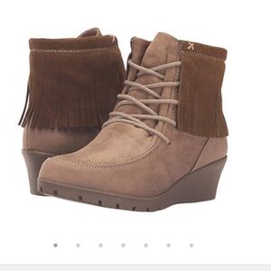 Kenneth Cole Reaction Simona Taupe Fringe Wedge 4